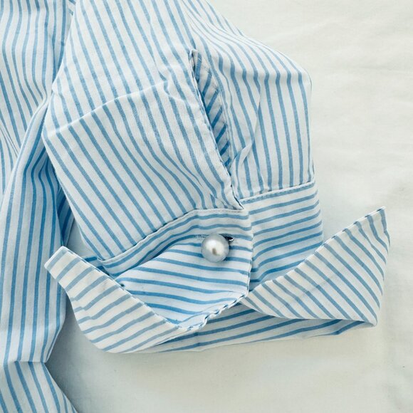 Who What Wear blue stripe button front shirt with pearl detail NWT NEW size XS - Picture 2 of 4